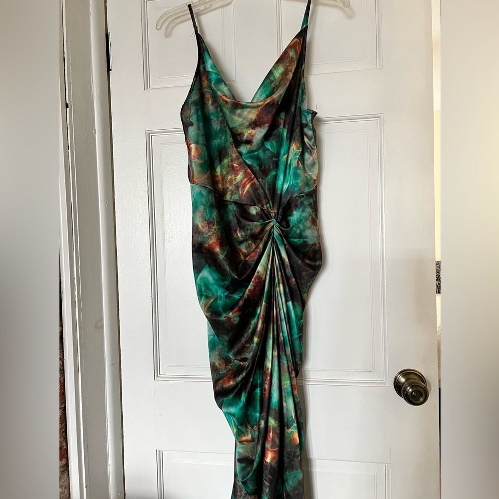 Prettylittlething dress